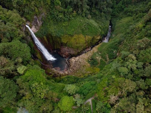 Catarata Del Toro