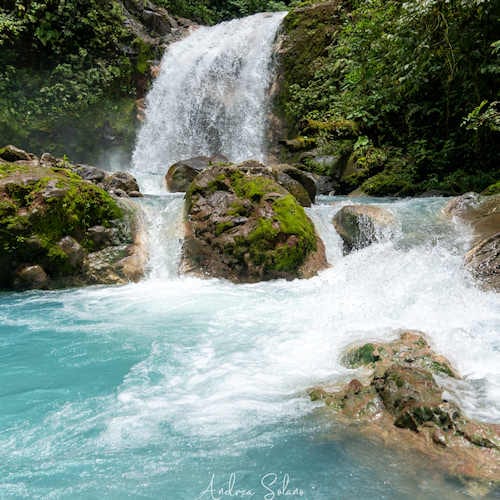 Blaue Wasserfälle von Costa Rica